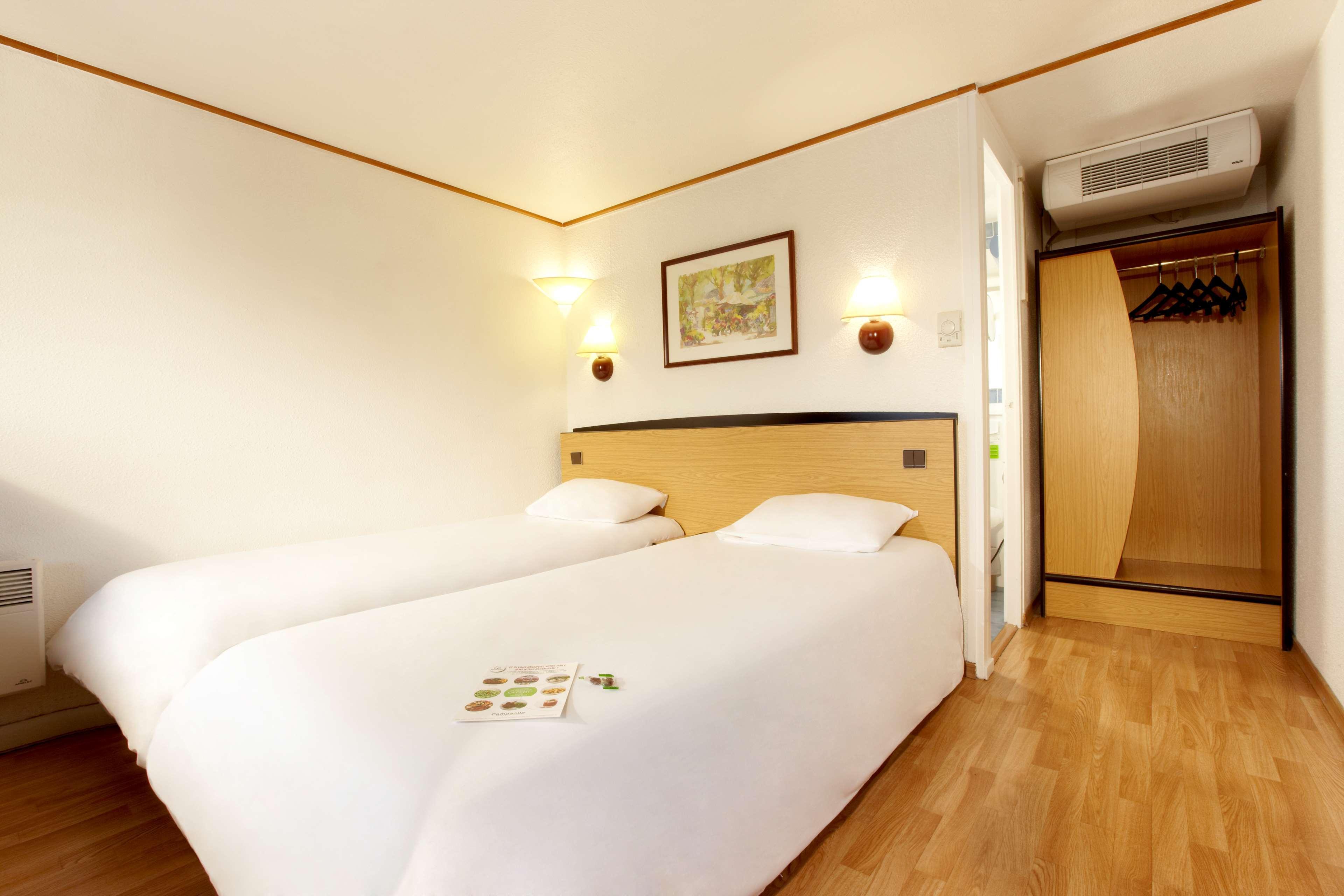 กีริยาด ดิเร็ค เอปินัล Hotel เอปินาล ภายนอก รูปภาพ