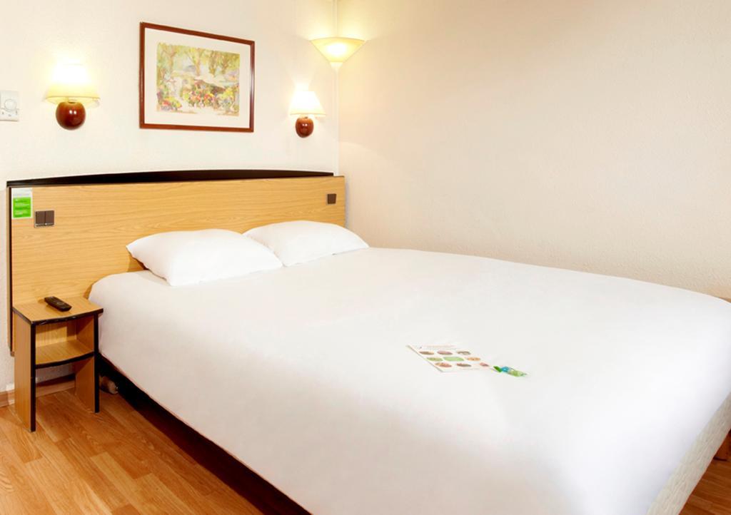 กีริยาด ดิเร็ค เอปินัล Hotel เอปินาล ภายนอก รูปภาพ